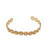 Pulsera Abierta de Parche de Flores Huecas Cruzadas Europea y Americana, Joyería de Moda de Lujo Ligero de Gama Alta con un Diseño Único