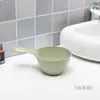 Cuchara de Plástico Artística para Agua para Uso Doméstico, Cucharón de Cocina Engrosado con Mango Largo, Colgable, Cuchara de Agua Refinada Estilo Japonés para Lavar el Cabello del Bebé