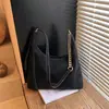 Bolsa de Moda de Inverno 2025 Transfronteiriça de Nicho para Mulheres, Bolsa Transversal Versátil para o Dia a Dia com Toque de Luxo, Bolsa de Ombro Único