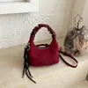 Bolso de mujer único retro esmerilado, nuevo bolso cruzado versátil otoño e invierno 2026, bolso de mano pequeño exquisito y súper popular