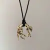 Colar com Pingente de Leopardo Estilo Old Money Pingente Longo Simples Corrente Versátil para Suéter Corrente de Clavícula da Moda para Mulheres