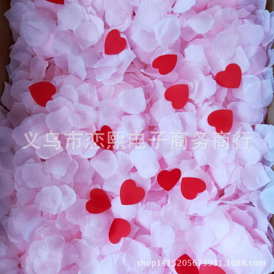 爱心花瓣