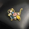Broche Gatinho de Diamante Colorido Fofo e Requintado, Simples e Versátil, Alfinete de Gato Animal de Alto Padrão, Acessório Unissex