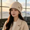 Gorro casual com barra dobrada e cordão para mulheres, outono e inverno, chapéu de tricô que afina o rosto, gorro liso de cor sólida para proteção das orelhas em clima frio