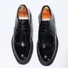 Zapatos de vestir de cuero para hombre estilo británico, talla grande, zapatos casuales formales para oficina de negocios, zapatos brogue de charol para hombre