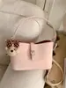 Bolso de Hombro de Diseño de Moda Primavera 2026 Transfronterizo, Nuevo Bolso Cruzado Versátil y Sencillo de Moda para Mujer