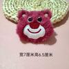 Novo broche de urso de morango dos desenhos animados de pelúcia acessórios para o cabelo diy saco de boneca meias acessórios de vestuário