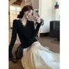 Top de punto de manga larga con encaje estilo francés para mujer, camiseta interior de punto base blanca de otoño, top adelgazante y favorecedor para mujer