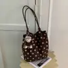 Bolsa Tote Grande Capacidade Estilo Coreano para o Dia a Dia 2026 Nova Bolsa Tote de Bolinhas Nicho Bolsa de Ombro Único Grande Capacidade Estilo Menina