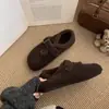 Zapatos Birkenstock de felpa con suela gruesa para mujer, nuevo estilo otoño e invierno 2025, zapatos cálidos de algodón con aumento interno de altura, zapatos Mary Jane sin cordones