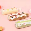 Estuche de Peluche con Forma de Rollo Suizo para Niña, Bonito y Lindo, Bolsa Redonda Divertida para Guardar Papelería con Forma de Pastel de Frutas