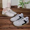 2026 Tênis de treino alemães femininos cross-border spot novos sapatos retro europeus e americanos sapatos baixos simples bloco de cores tamanho grande esportivo