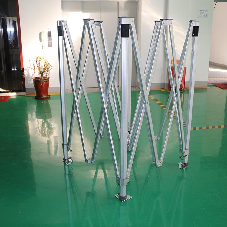 8375840666_1943186784