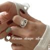 Recomendado por Blogger Ins Coreano ~ Anillo de Plata de Ley S925 Versión Ancha Brillante Asimétrico con Letra Inglesa Anillo Apilable