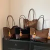 Bolso Tote para Viajes Cotidianos Bolso de Hombro de Gamuza Empalmada de Gama Alta Nicho Bolso de Mano para Mujer Nuevo Invierno 2026
