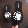 Estilo Pai-Filho Slip-On 2025 Primavera e Verão 3cm Sandálias Femininas Versáteis e da Moda para Exterior Chinelos de Praia Antiderrapantes para Interior