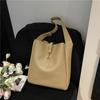 Bolso de Hombro Versátil de Gran Capacidad para Estudiantes 2025 Nuevo Estilo de Moda de Nicho Portátil para Mujer