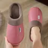 Nuevas zapatillas de algodón de invierno para pareja, zapatillas de cuero PU para mujer, zapatillas de casa para interior, antideslizantes, cálidas, de pelo, zapatos de luna, venta al por mayor para hombre