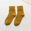 Meias Femininas de Algodão Coloridas Sólidas de Cano Médio para Primavera, Outono e Inverno, Multicor, Punho Canelado de Alta Elasticidade, Antiderrapantes, Meias Zhuji Atacado