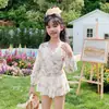 Traje de Baño Madre-Hija Nuevo Estilo Coreano Bikini de Cuatro Piezas Dividido Dulce y Lindo Protección Solar Manga Larga Traje de Baño Infantil