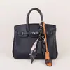 Diseño de Lujo Ligero Europeo y Americano Bufanda de Seda con Borlas Accesorio Colgante Pequeño de Zapatilla Marca H Versátil para Bolsos y Llaves de Coche
