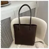 Bolsa de viagem feminina 2024, nova bolsa tote popular deste ano, bolsa de ombro grande, retrô, outono e inverno