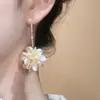 Pendientes Largos de Flor Blanco Leche Nuevos Pendientes Barrocos Elegantes Pétalo Nicho Distintivos Pendientes de Alta Calidad para Mujer