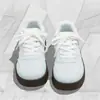 Zapatillas a rayas populares y versátiles para mujer, nuevo estilo coreano de campus otoño 2026, cómodas zapatillas de entrenamiento casuales de suela blanda para mujer