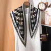Bufanda Triángulo Perezosa Estilo Francés con Textura Delicada, Adecuada para Uso Diario y Decoración, Bufanda Pequeña para el Cuello de Mujer para Combinar con Camisas, Nuevo Estilo de Moda