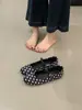 Versão Coreana 2026 Novos Sapatos Baixos Femininos Mary Jane de Bico Redondo Retrô com Bolinhas Pretas e Brancas