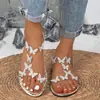 Novas sandálias decoradas com laço de strass, tamanhos 36-43, sandálias de praia planas e confortáveis da moda de Daling, Condado de Huidong