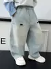 2167 Pantalones Vaqueros de Primavera y Otoño para Niños Estilo Coreano para Niños Pequeños Pantalones Elegantes de Pierna Curva 2026 Nuevos Pantalones de Otoño para Niños Modernos