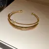 Pulsera Abierta de Flor de Zirconia de Doble Capa Super Brillante, Sensación de Lujo Ligero de Alta Gama, Accesorio de Mano Elegante Versátil para el Día a Día para Mujeres