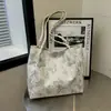 Bolso de Mujer con Estampado de Mariposas Fresco y Sencillo 2026 Nueva Moda Popular Bolso de Hombro para Estudiantes Gran Capacidad Bolso Tote para Viajes