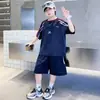 Nueva Camiseta de Verano 2026 para Niños Estilo Americano Moderna Estampado de Letras Set para Niños, Cuello Redondo Casual, Cómoda