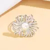 Joyería de Acero Inoxidable Estilo Retro Elegante Chic Anillo de Margarita Hueca Anillo Abierto de Flor de Perla Accesorio