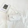Bolso Cruzado Versátil Estilo Ins para Mujer, Moda Tendencia Nueva Primavera/Verano 2026 Bolso Cuadrado Pequeño Coreano con Acabado de Alta Gama, Bolso de Mano