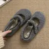 Zapatos Peludos para Mujer Invierno Ropa de Exterior 2026 Nuevo Estilo Coreano Estilo Hada Zapatos de Algodón Cálidos con Felpa Suela Plana Mary Jane Zapatos Tipo Frijol