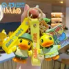 Chaveiro Pingente Boneco Pato Amarelo B.Duck Autêntico Fofo Tendência Figura Chaveiro Pingente de Bolsa Pequeno Presente