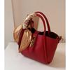 Nuevo Bolso Rojo de Boda de Alta Gama para Mujer 2024 Nueva Moda Nicho Portátil Bolso Cruzado Cesta de Verduras Bolso Balde