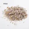 Venta al por mayor de fábrica Piedra triturada de cristal natural Cristal blanco Cuarzo rosa Piedra de cristal amarillo Materiales hechos a mano para decoración de uñas Piedra desmagnetizadora de cristal