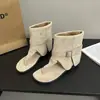 Sandálias de Dedo Femininas de Verão 2026 Novo Estilo Botas de Camurça Vazadas Retrô com Saltos Escondidos Sandálias Romanas