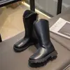 Botas Infantis 2026 Outono/Inverno Novo Estilo Meninas Bico Redondo Versátil Botas Martin Estilo Retrô Botas Longas para Crianças Maiores Botas de Couro