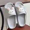 Pantuflas de suela gruesa para mujer, flores para zapatos de verano DIY, resistentes al desgaste, baño, hogar, pareja, antideslizantes, interior, caricaturas, de moda, sandalias