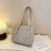 Nova Bolsa Tote Estampada com Letras de Luxo, Bolsa de Ombro Grande para o Dia a Dia Estilo Coreano, Bolsa de Braço Moderna e Versátil