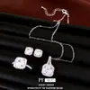 Aretes, collar y anillo de moda cuadrados de circón con pasador de plata, conjunto de joyería de lujo ligero, de alta gama, simple, versátil, exquisito