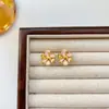 Pendientes de Pétalos Florales Vintage Estilo Francés para Mujer, Nicho de Lujo de Alta Gama, Únicos y Versátiles, Nuevos Pendientes 2025