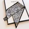 Bufanda Diagonal Cruzada Perforada de Seda Sintética Floral Vintage Versátil para Viajar Bufanda Decorativa para el Cuello Bufanda para las Orejas Bufanda