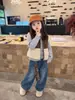 Colete Cardigan Quente Infantil Estilo Coreano com Patchwork de Pele de Ovelha, Nova Coleção Outono/Inverno 2026, Colete Infantil de Camurça