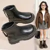 Botas Martin 2026 outono e inverno novas botas curtas infantis, botas de couro acolchoadas para meninas, botas de neve para crianças de médio e grande porte, botas versáteis